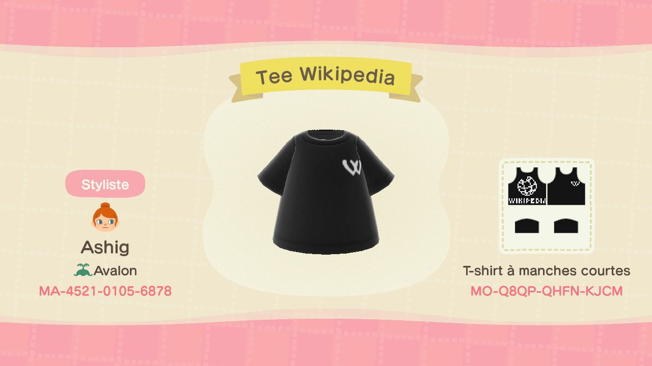 T-shirt noir avec un petit W blanc sur le devant et le logo de Wikipédia en grand derrière